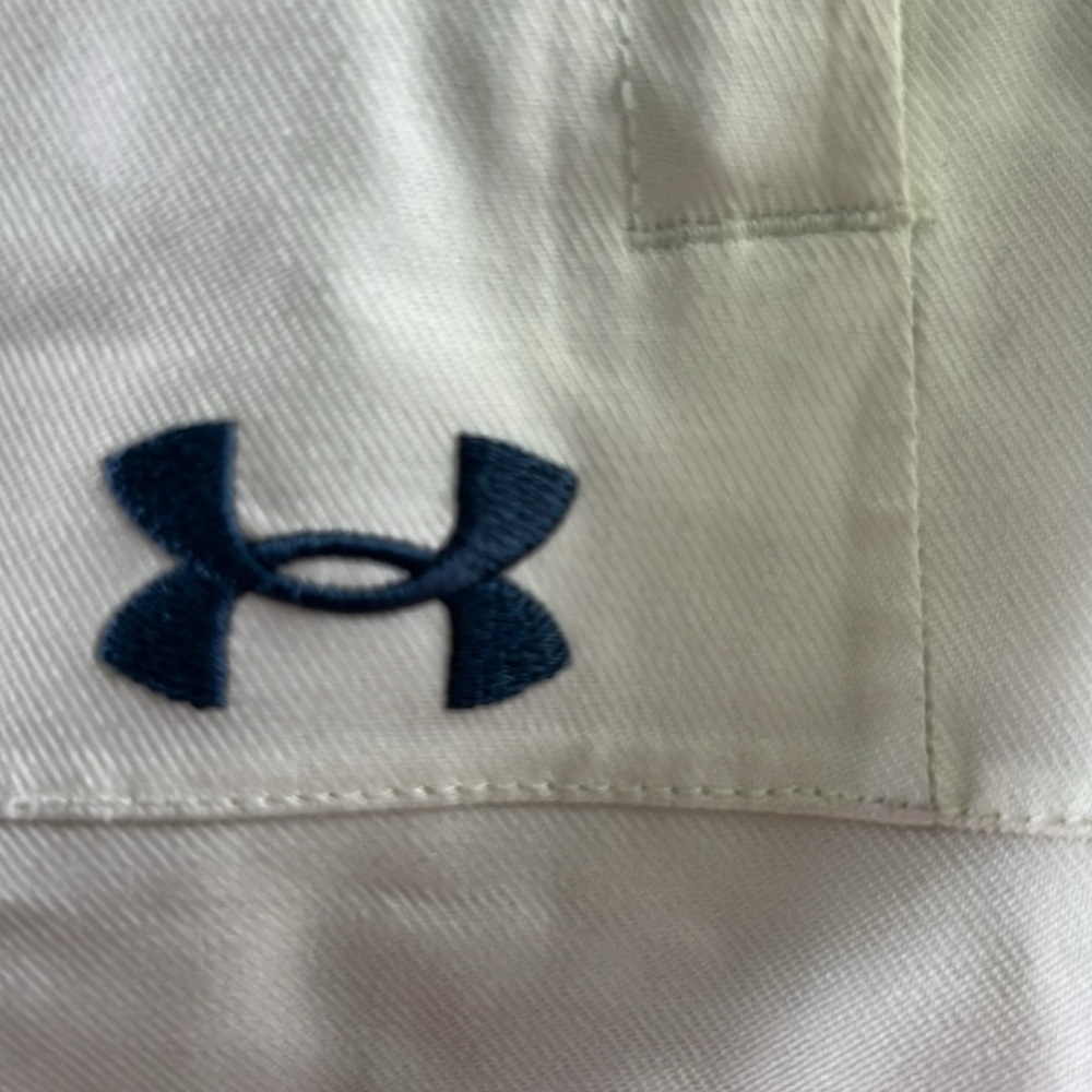 Small under Armour cold gear infrared small jacket. A626 - Picture 2 of 11